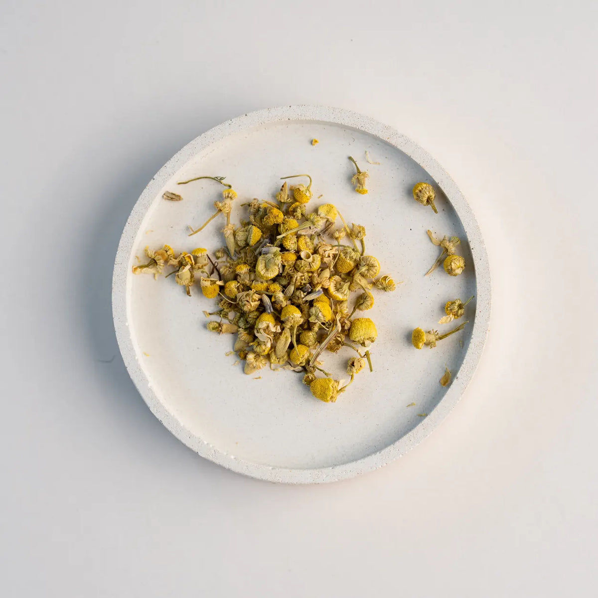 Té de manzanilla y lavanda en hebras